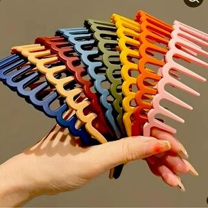 NIB Hair Bands - 8 pcs